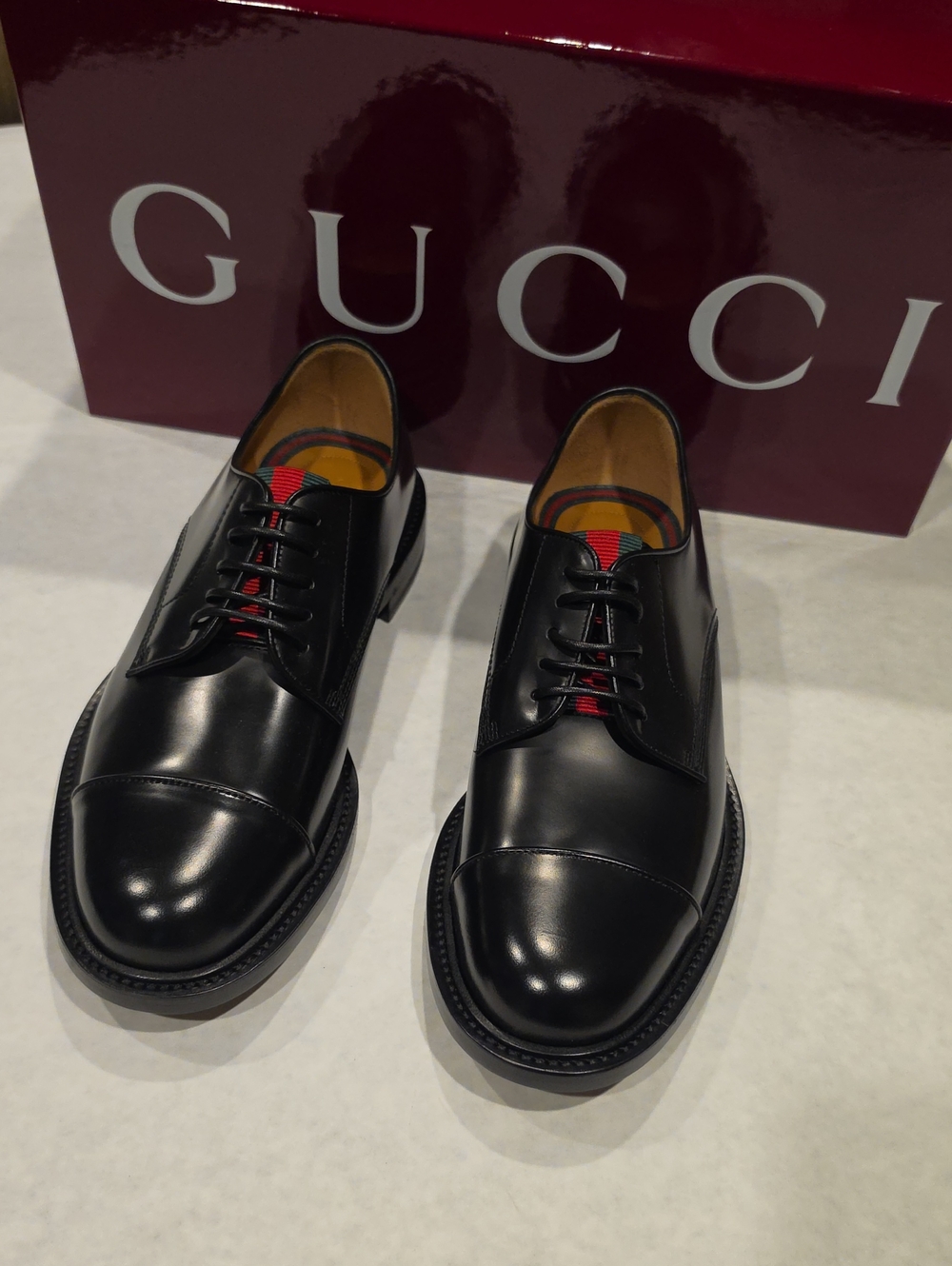 Gucci Black Leather Cap-Toe Oxfords with Red Accent